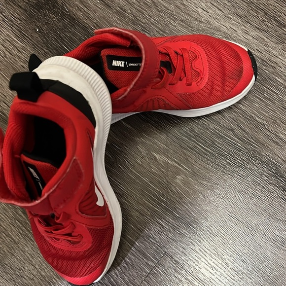 Kid’s Nike Running shoes sz. 10.5C - Picture 2 of 5